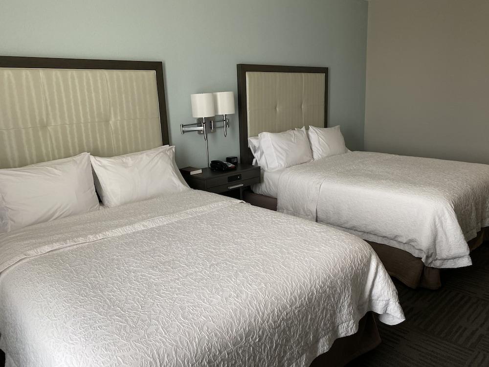Hotel Hampton Ok 3*